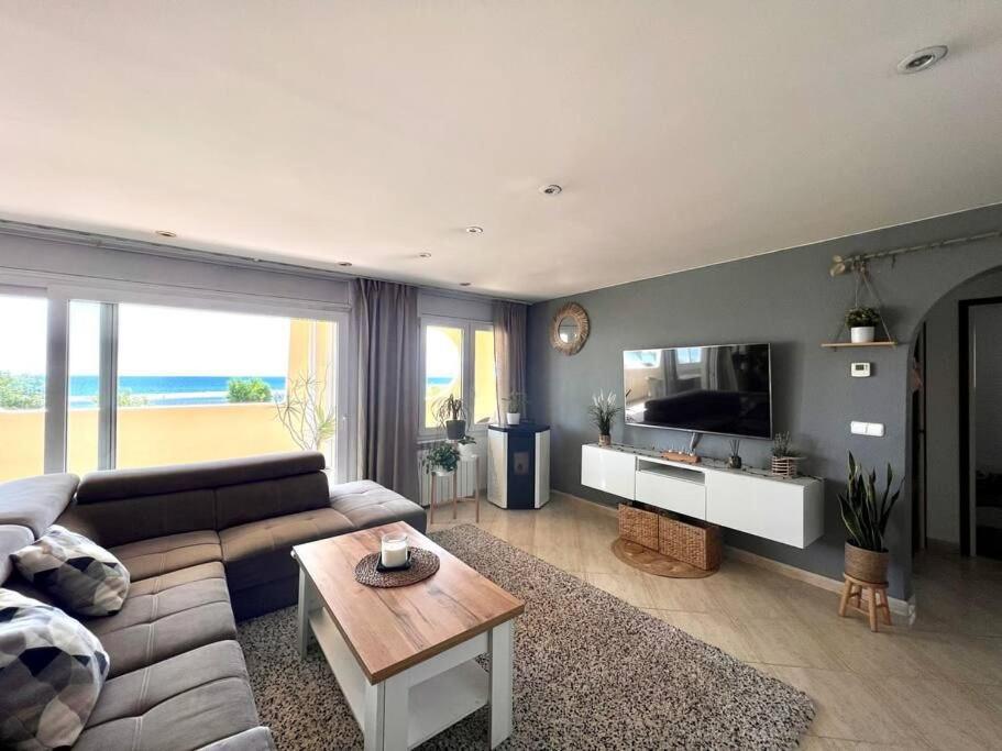 3Apartamento De Tres Habitaciones เอมปูเรียบราบา ภายนอก รูปภาพ