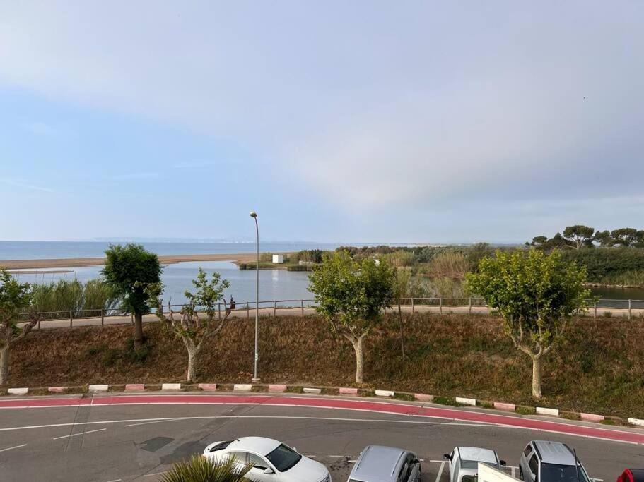 3Apartamento De Tres Habitaciones เอมปูเรียบราบา ภายนอก รูปภาพ
