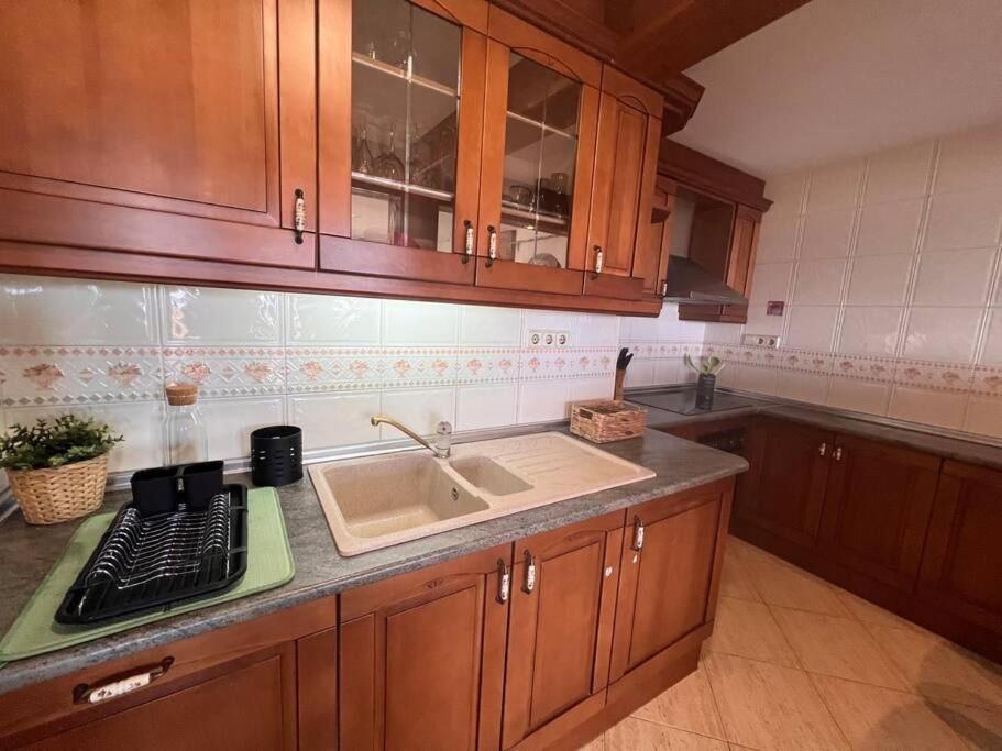 3Apartamento De Tres Habitaciones เอมปูเรียบราบา ภายนอก รูปภาพ